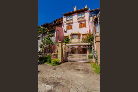 Casa à venda com 262m², 3 quartos e 3 vagasFachada