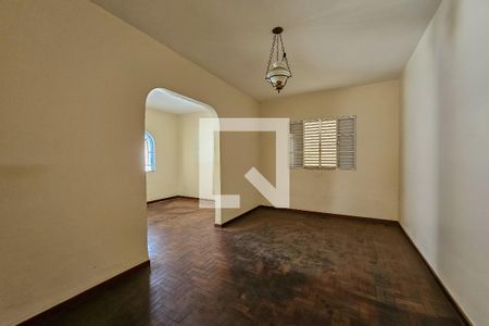 sala de casa para alugar com 3 quartos, 447m² em Santa Amelia, Belo Horizonte