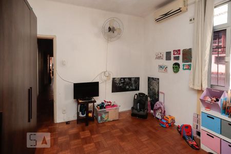 Casa de condomínio à venda com 204m², 6 quartos e 1 vaga Casa de condomínio à venda com 204m², 6 quartos e 1 vagaQuarto 4