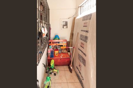 Casa de condomínio à venda com 204m², 6 quartos e 1 vaga Casa de condomínio à venda com 204m², 6 quartos e 1 vagaVaranda