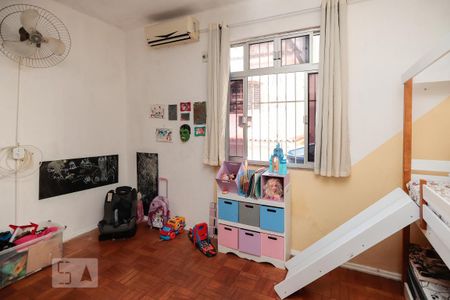 Casa de condomínio à venda com 204m², 6 quartos e 1 vaga Casa de condomínio à venda com 204m², 6 quartos e 1 vagaQuarto 4