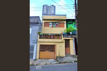 Casa à venda com 110m², 2 quartos e 1 vagaFachada