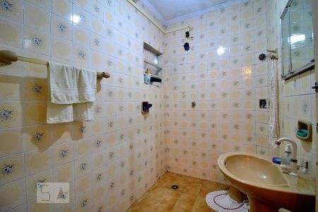 Casa à venda com 110m², 2 quartos e 1 vagaBanheiro 2