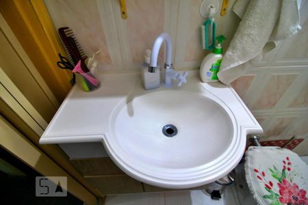 Casa à venda com 110m², 2 quartos e 1 vagaBanheiro 1