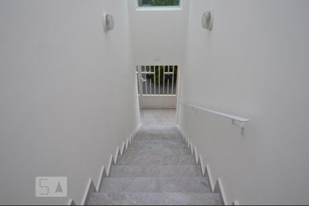 Apartamento para alugar com 30m², 1 quarto e sem vagaÁrea comum - escada