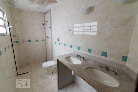 Casa à venda com 273m², 3 quartos e 1 vagaBanheiro da Suíte