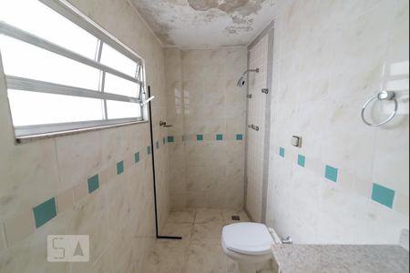 Casa à venda com 273m², 3 quartos e 1 vaga Casa à venda com 273m², 3 quartos e 1 vagaBanheiro da Suíte