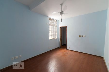 Casa à venda com 273m², 3 quartos e 1 vagaSuíte