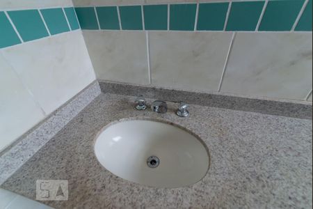 Casa à venda com 273m², 3 quartos e 1 vagaBanheiro 1