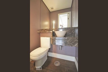 Lavabo de apartamento para alugar com 2 quartos, 117m² em Vila Suzana, São Paulo