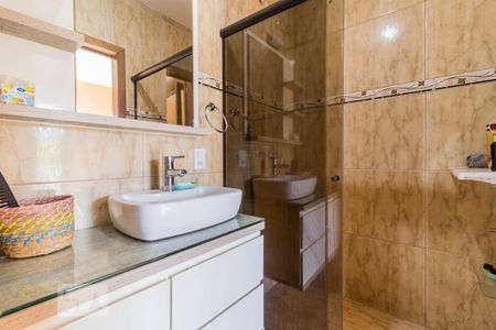 Casa à venda com 225m², 2 quartos e 2 vagas Casa à venda com 225m², 2 quartos e 2 vagasBanheiro da Suíte 2