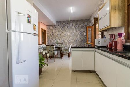Casa à venda com 225m², 2 quartos e 2 vagas Casa à venda com 225m², 2 quartos e 2 vagasCozinha