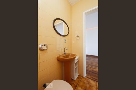BANHEIRO SOCIAL de apartamento para alugar com 1 quarto, 90m² em Passo da Areia, Porto Alegre