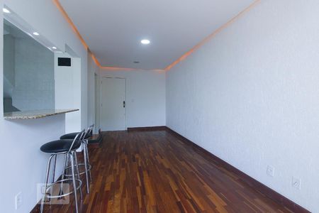 SALA de apartamento para alugar com 1 quarto, 90m² em Passo da Areia, Porto Alegre