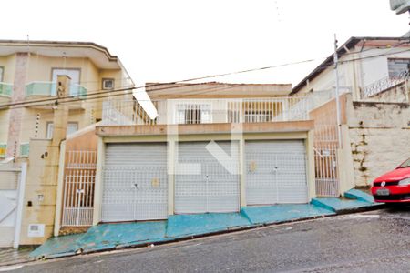Casa para alugar com 200m², 3 quartos e 3 vagas Casa para alugar com 200m², 3 quartos e 3 vagasFachada