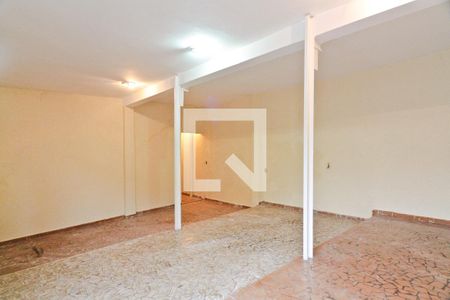 Casa para alugar com 200m², 3 quartos e 3 vagas Casa para alugar com 200m², 3 quartos e 3 vagasGaragem