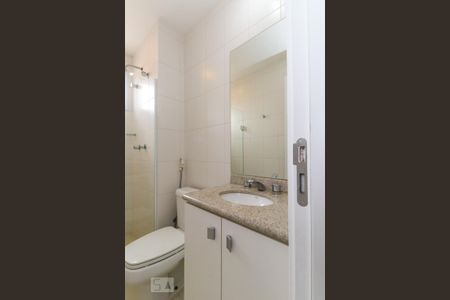 Apartamento para alugar com 105m², 3 quartos e 2 vagas Apartamento para alugar com 105m², 3 quartos e 2 vagasBanheiro