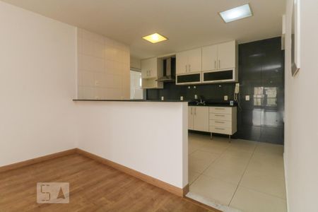 Apartamento para alugar com 105m², 3 quartos e 2 vagas Apartamento para alugar com 105m², 3 quartos e 2 vagasCozinha