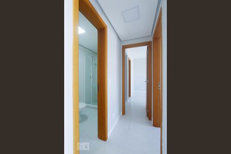 CORREDOR de apartamento para alugar com 2 quartos, 63m² em Santa Maria Goretti, Porto Alegre