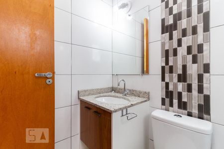 Banheiro de kitnet/studio para alugar com 1 quarto, 35m² em Parque São Jorge, São Paulo