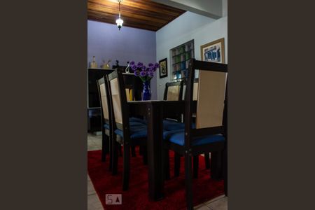 Casa à venda com 107m², 2 quartos e 4 vagas Casa à venda com 107m², 2 quartos e 4 vagasDetalhe Sala de Jantar