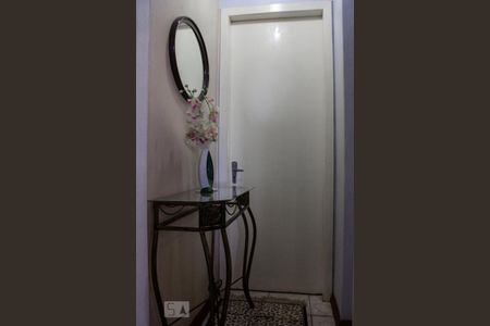 Casa à venda com 107m², 2 quartos e 4 vagas Casa à venda com 107m², 2 quartos e 4 vagasCorredor