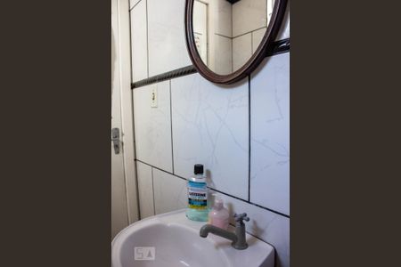 Casa à venda com 107m², 2 quartos e 4 vagas Casa à venda com 107m², 2 quartos e 4 vagasLavabo