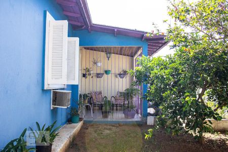 Casa à venda com 107m², 2 quartos e 4 vagas Casa à venda com 107m², 2 quartos e 4 vagasQuintal