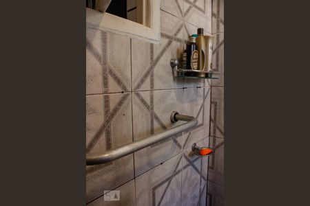 Casa à venda com 107m², 2 quartos e 4 vagas Casa à venda com 107m², 2 quartos e 4 vagasDetalhe Banheiro da Suíte