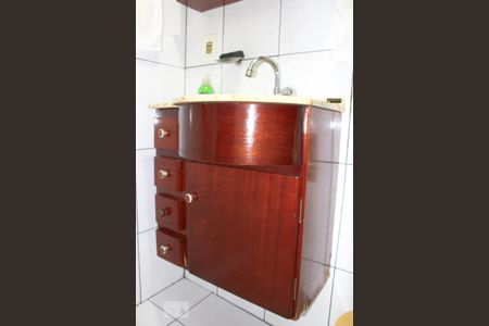 Casa à venda com 193m², 2 quartos e 1 vagaBanheiro