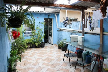 Casa à venda com 193m², 2 quartos e 1 vagaQuintal