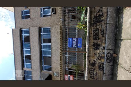 Apartamento à venda com 65m², 2 quartos e sem vaga Apartamento à venda com 65m², 2 quartos e sem vagaFoto da placa na á rea comum