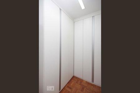 Apartamento à venda com 98m², 2 quartos e sem vagaCloset da Suíte