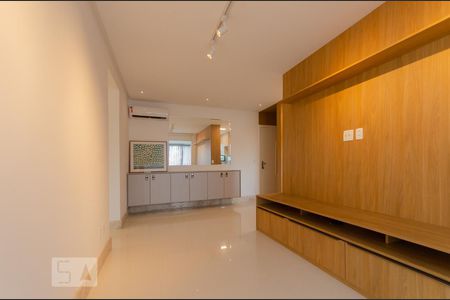 Sala de apartamento para alugar com 2 quartos, 73m² em Barra, Salvador