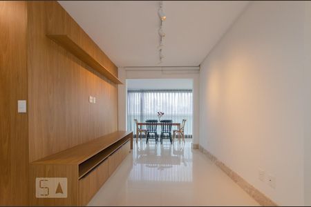 Sala de apartamento para alugar com 2 quartos, 73m² em Barra, Salvador