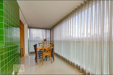 Varanda gourmet de apartamento para alugar com 2 quartos, 73m² em Barra, Salvador