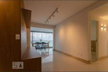 Sala de apartamento para alugar com 2 quartos, 73m² em Barra, Salvador