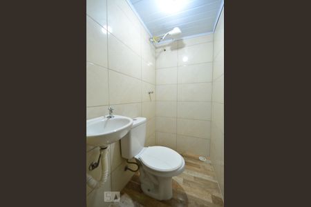 Banheiro de casa para alugar com 1 quarto, 35m² em Vila Fachini, São Paulo