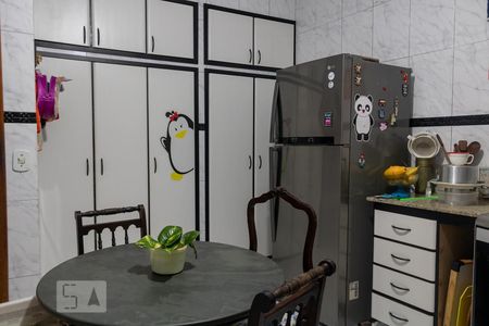 Casa à venda com 130m², 3 quartos e sem vaga Casa à venda com 130m², 3 quartos e sem vagaCozinha