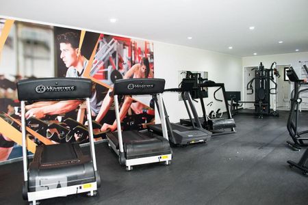 Apartamento à venda com 96m², 3 quartos e 3 vagas Apartamento à venda com 96m², 3 quartos e 3 vagasAcademia