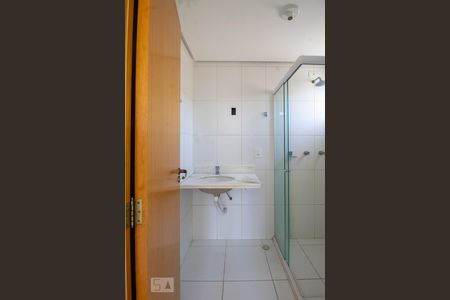 Banheiro da Suíte 1 de apartamento para alugar com 3 quartos, 85m² em Partenon, Porto Alegre