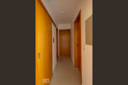 Corredor de apartamento para alugar com 3 quartos, 85m² em Partenon, Porto Alegre