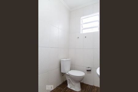 Casa para alugar com 100m², 2 quartos e 1 vagaBanheiro da suíte