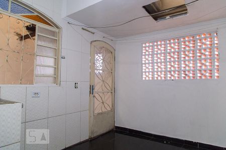 Casa para alugar com 100m², 2 quartos e 1 vagaÁrea de serviço