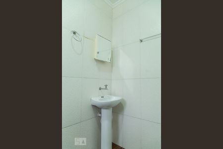 Casa para alugar com 100m², 2 quartos e 1 vagaBanheiro da suíte 2