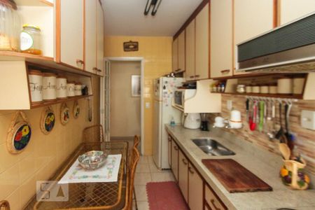 Apartamento à venda com 82m², 3 quartos e 1 vagaCozinha