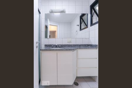 Apartamento à venda com 65m², 2 quartos e 1 vagaBanheiro Social