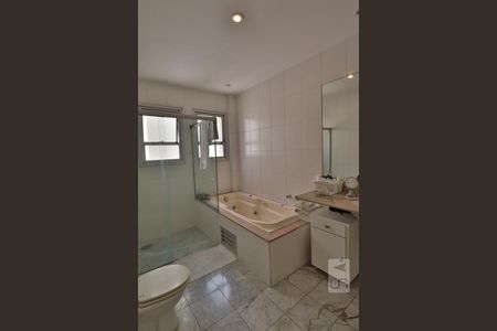 Apartamento à venda com 320m², 4 quartos e 3 vagasBanheiro 2 da Suite Master