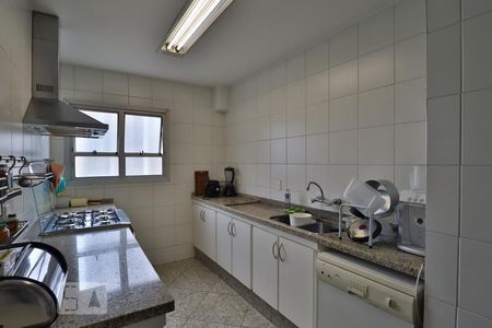 Apartamento à venda com 320m², 4 quartos e 3 vagasCozinha