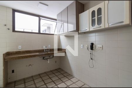 Apartamento para alugar com 90m², 2 quartos e 2 vagas Apartamento para alugar com 90m², 2 quartos e 2 vagasCozinha